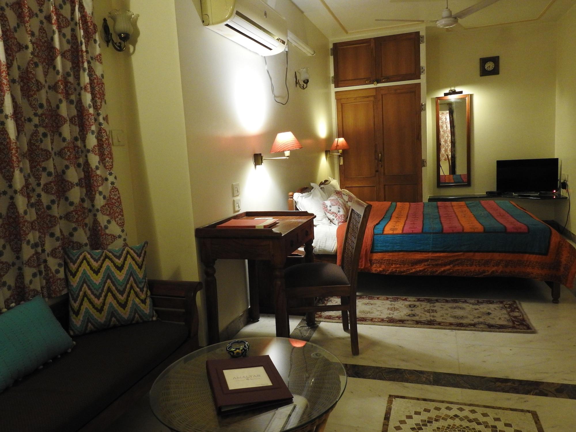 Om Niwas Suite Hotel Джапур Экстерьер фото